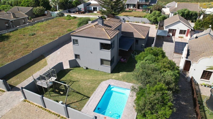 4 Bedroom Property for Sale in Country Club Western Cape